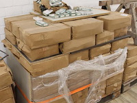 Scharnieren d'elite met afmeting 3.5 x 3.5 inch op pallet. 70 dozen a 60 sets. totaal 4200 sets. - afbeelding 3 van  3