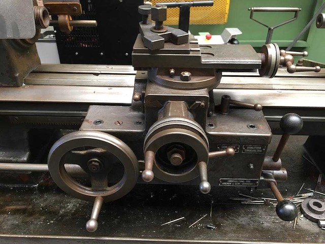 Schaublin - 1969 - 102vm - centerdraaibank - afbeelding 2 van  6