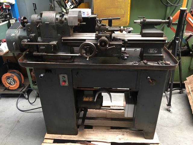 Schaublin - 1969 - 102vm - centerdraaibank - afbeelding 2 van  6