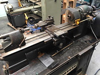 Schaublin - 1969 - 102vm - centerdraaibank - afbeelding 1 van  6