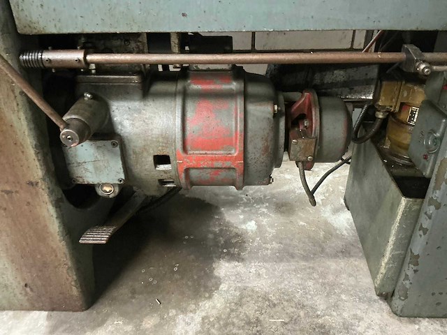 Schaublin 120hydropneumatic parallel draaibank - afbeelding 10 van  14