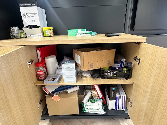 Scheidingswand met dressoir en monitor - afbeelding 7 van  8