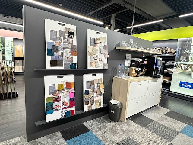 Scheidingswand met dressoir - afbeelding 1 van  5