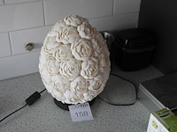 Schelpenlamp met hoogte 32 cm. let op: 1 zijde beschadigd. - afbeelding 1 van  2