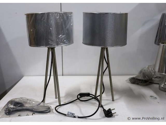 Schemerlampen met driepootvoet - 2 stuks - afbeelding 1 van  2