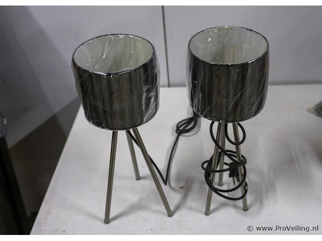 Schemerlampen met driepootvoet - 2 stuks - afbeelding 2 van  2