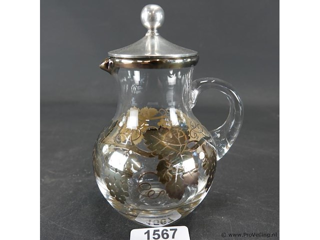 Schenkkan met gouddecor en tinnen deksel - afbeelding 1 van  5