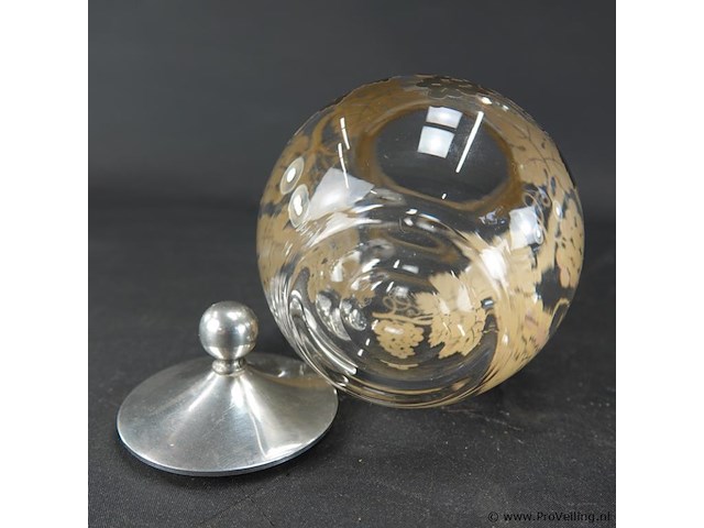 Schenkkan met gouddecor en tinnen deksel - afbeelding 5 van  5