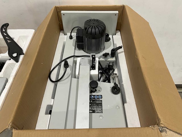 Scheppach hbs30 zaagmachine - afbeelding 4 van  8