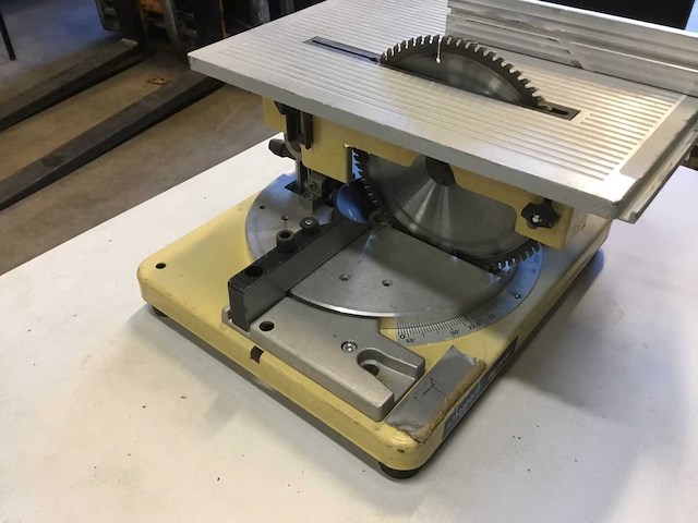 Scheppach tkg 260e afkortzaag - afbeelding 4 van  9