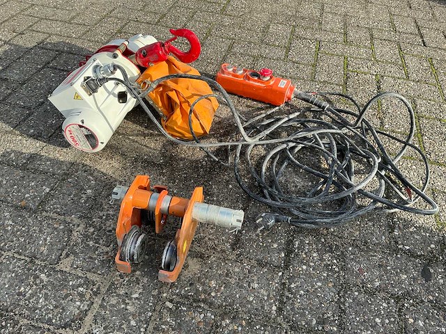 Scheppach zaagtafel - afzuigsysteem - ventilator - liftsysteem - afbeelding 28 van  40