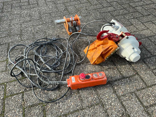 Scheppach zaagtafel - afzuigsysteem - ventilator - liftsysteem - afbeelding 29 van  40