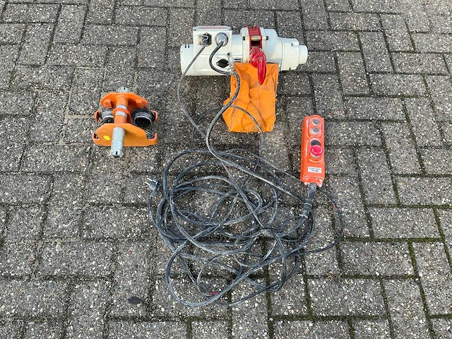 Scheppach zaagtafel - afzuigsysteem - ventilator - liftsysteem - afbeelding 35 van  40