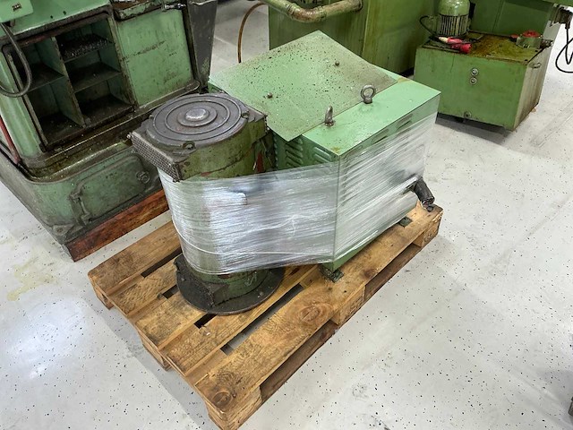 Schiele industriewerke - overige tandwielmachines (2x) - afbeelding 4 van  5