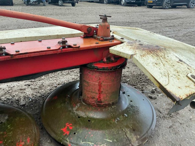 Schijvenmaaier met kneuzer - afbeelding 3 van  18