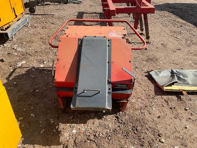 Schijvenmaaier met kneuzer - afbeelding 9 van  18