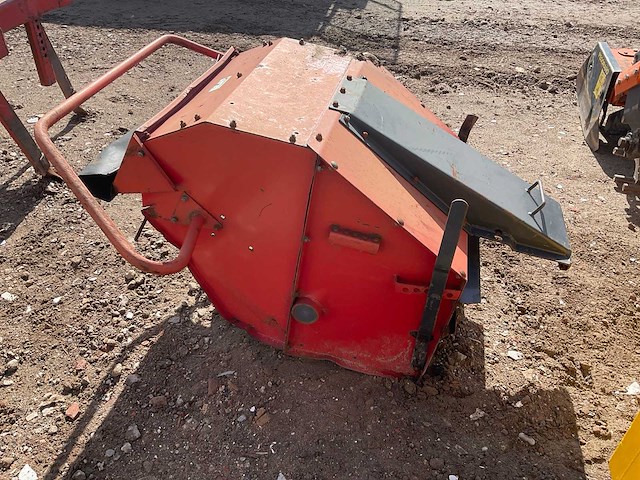 Schijvenmaaier met kneuzer - afbeelding 11 van  18