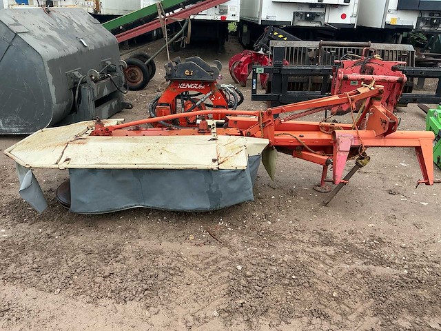 Schijvenmaaier met kneuzer - afbeelding 10 van  18