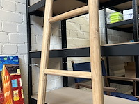 Schilderij, bureaustoel, decoratie ladder - afbeelding 3 van  6