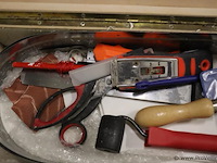 Schildersgereedschap in houten kist - afbeelding 3 van  4