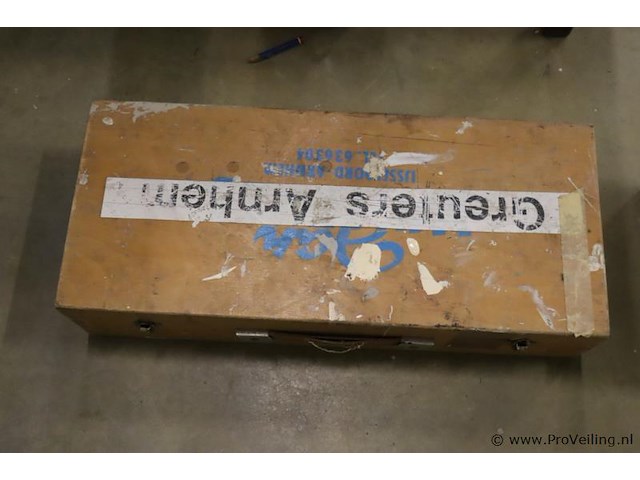 Schildersgereedschap in houten kist - afbeelding 5 van  5