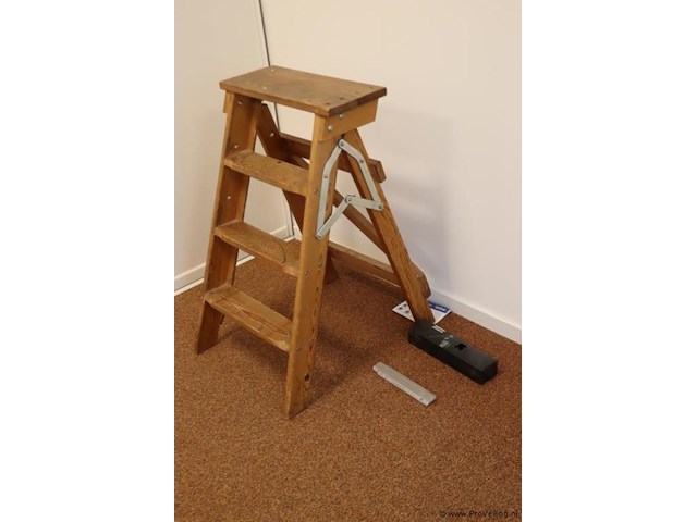 Schilderstrap, hout - afbeelding 1 van  4