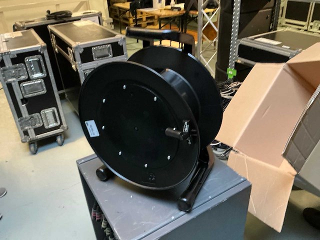 Schill gt450 audio kabelhaspel - afbeelding 1 van  3