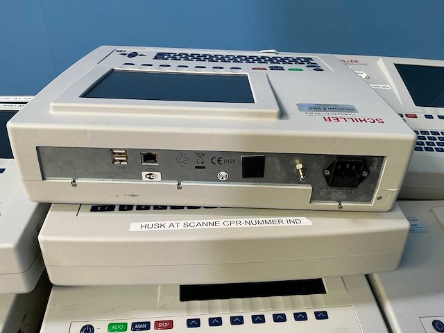 Schiller cardiovit at-102 plus elektrocardiograaf (12x) - afbeelding 4 van  4