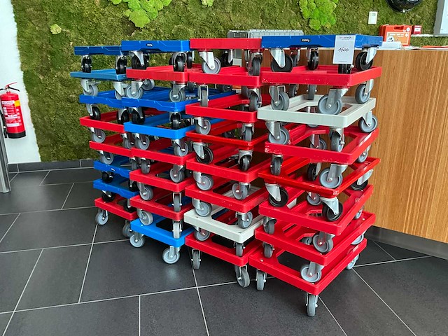 Schiphorst plastic dolly (32x) - afbeelding 1 van  3