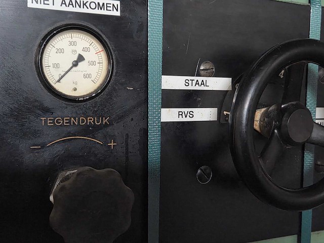Schlatter - 1985 - ps 130j - puntlasmachine - afbeelding 16 van  28