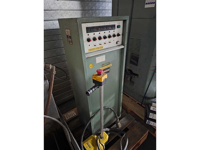 Schlatter - 1985 - ps 130j - puntlasmachine - afbeelding 25 van  28