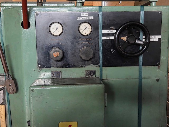 Schlatter - 1985 - ps 130j - puntlasmachine - afbeelding 2 van  8