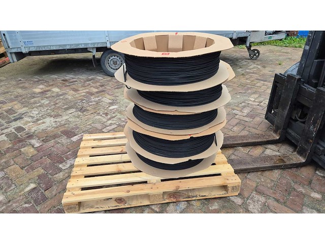 Schlegel q-lon - polyurethaan schuimdichting ramen en deuren partij - afbeelding 1 van  4