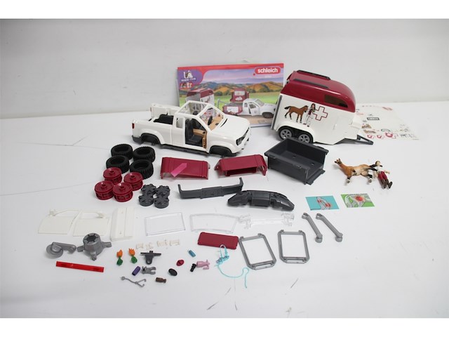 Schleich horse club mobiele dierenarts met aanhanger - afbeelding 4 van  5