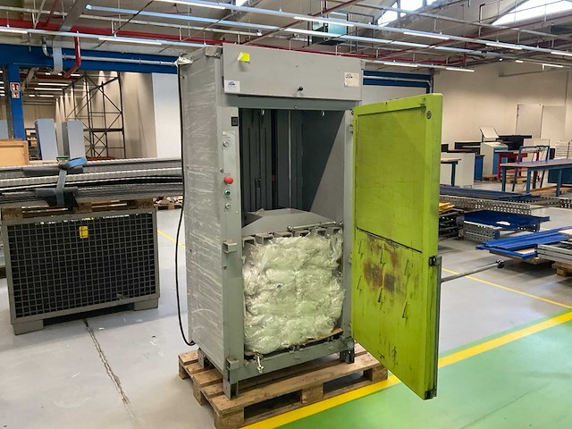 Schleicher 6s balenpers - afbeelding 1 van  8