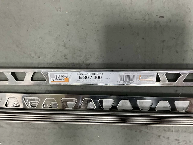 Schluter systems - e80/300rvs haaks profiel 18 m1 (6x) - afbeelding 2 van  3