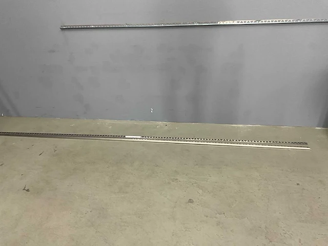 Schluter systems - e80/300rvs haaks profiel 18 m1 (6x) - afbeelding 3 van  3