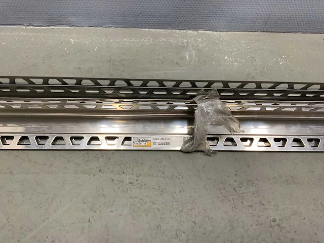 Schluter systems - eck e37v2a80/300 - profiel 12 m1 (4x) - afbeelding 4 van  5