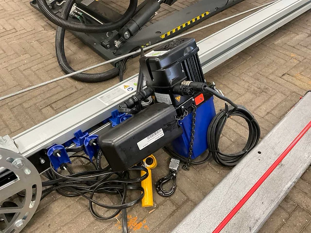 Schmalz - 2019 - aluminium werkplaatskraan met elektrische takel - afbeelding 5 van  8