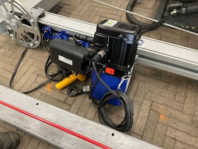 Schmalz - 2019 - aluminium werkplaatskraan met elektrische takel - afbeelding 6 van  8