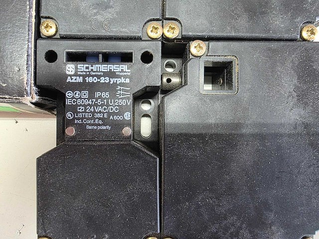 Schmersal - azm 160-13 yp-b1s - electronics - afbeelding 2 van  4