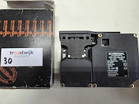 Schmersal - azm 160-13 yp-b1s - electronics - afbeelding 3 van  4