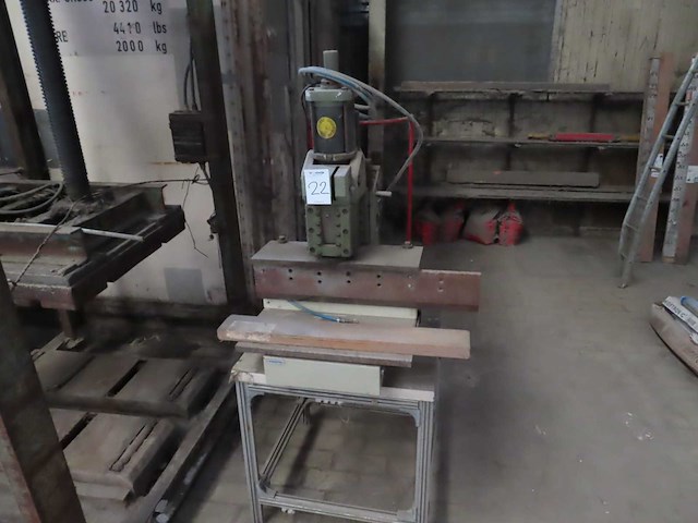 Schmidt - 1995 - 36-178-95 - papiersnijmachine - afbeelding 1 van  7