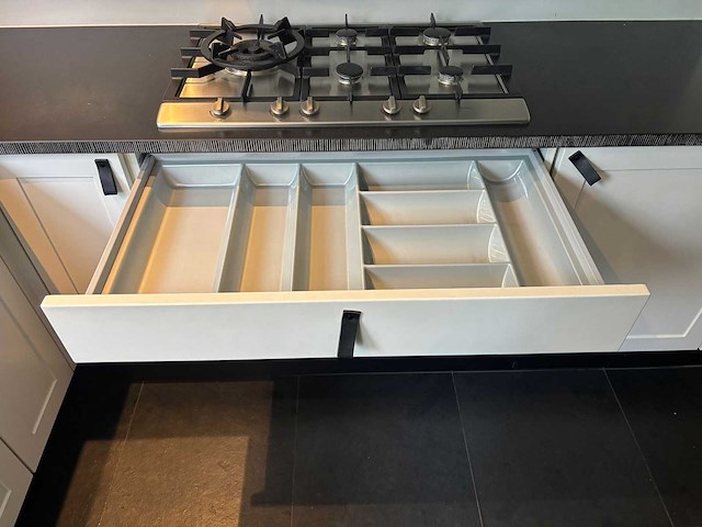 Schmidt - keuken met atag / neff apparatuur - afbeelding 2 van  23