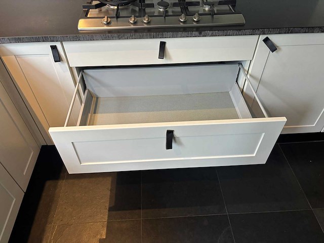 Schmidt - keuken met atag / neff apparatuur - afbeelding 3 van  23