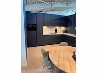 Schmidt arcos soft navy en sencha - showroom keuken - afbeelding 9 van  16