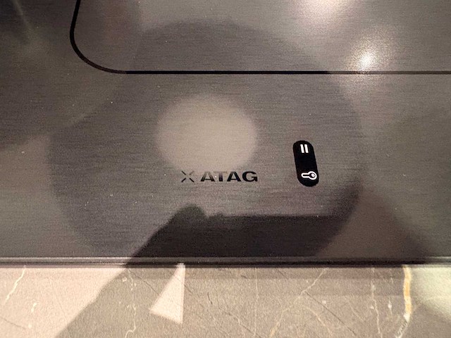 Schmidt + rotpunkt - showroomkeuken met atag apparatuur - afbeelding 21 van  24