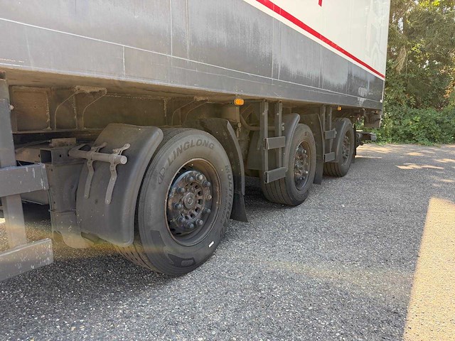 Schmitz - 2007 - - koeloplegger - carrier, laadklep en stuurassen - afbeelding 12 van  44