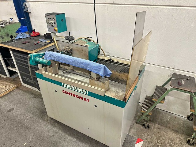 Schneeberger centromat gereedschapsslijpmachine - afbeelding 1 van  4