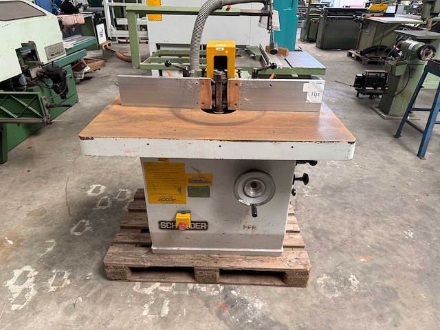 Schneider - 1988 - sh 24 - verticale freesmachine - afbeelding 2 van  6